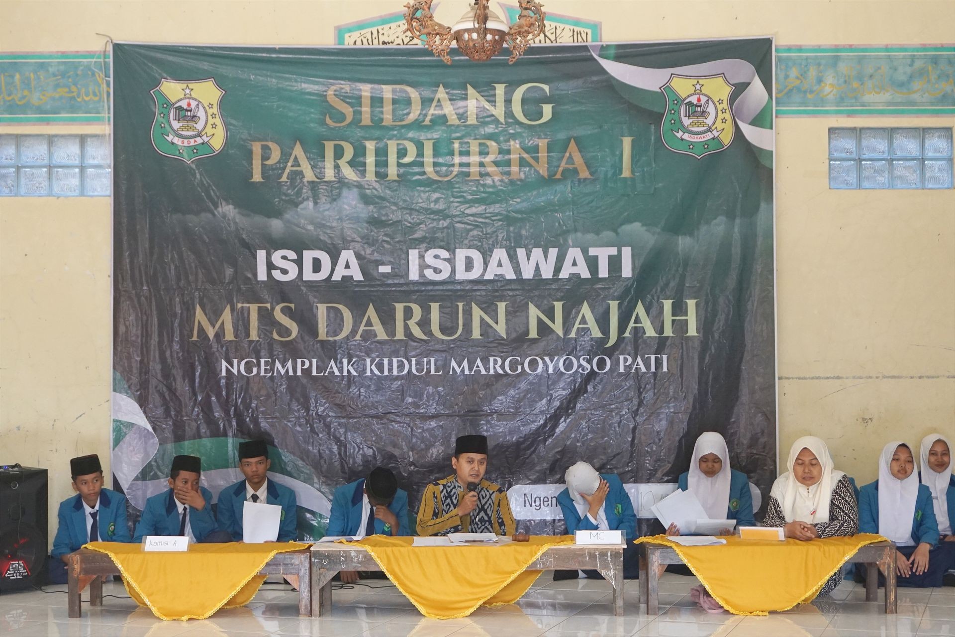 Organisasi Siswa (ISDA/ISDAWATI)